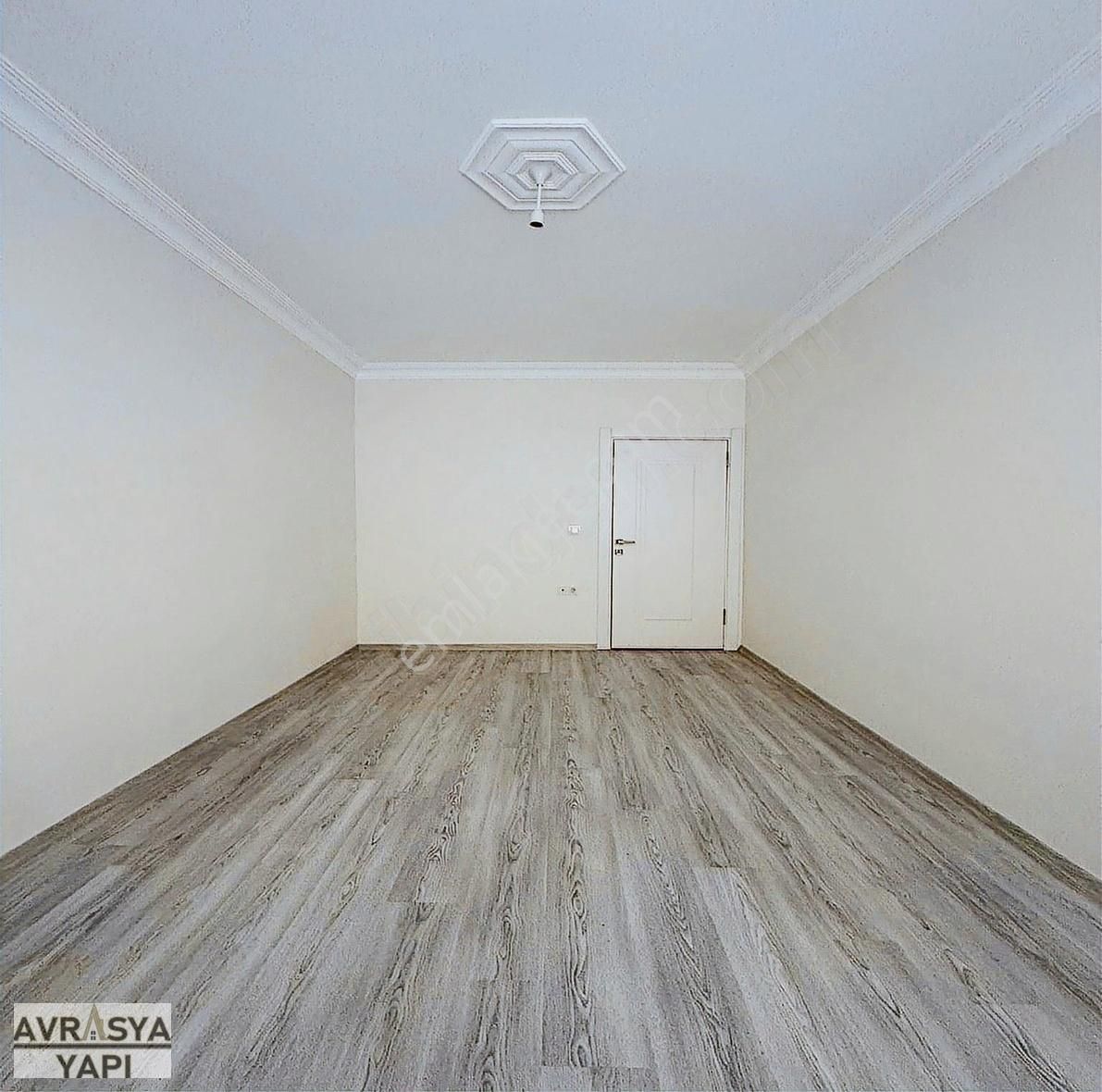 Kod 5287 Merve Mah. Caddeye Cephe Geniş Çift Balkonlu 2+1 Arakat - Görsel 2