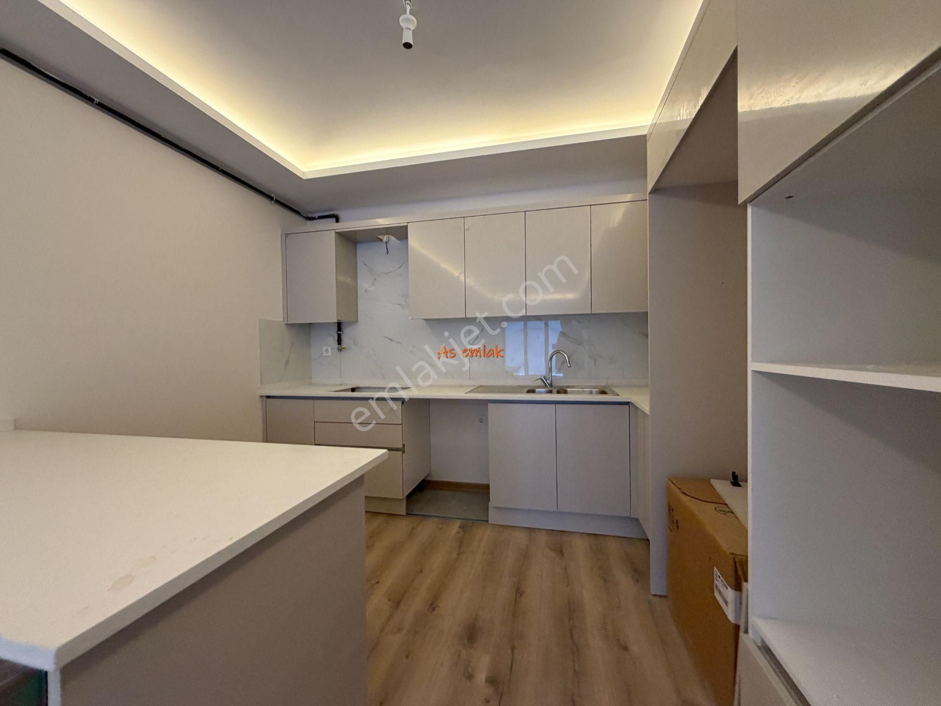 As Emlak Tan 1+1 Altunizade Ay Konakları Otoparklı Teraslı Giriş Daire - Görsel 21