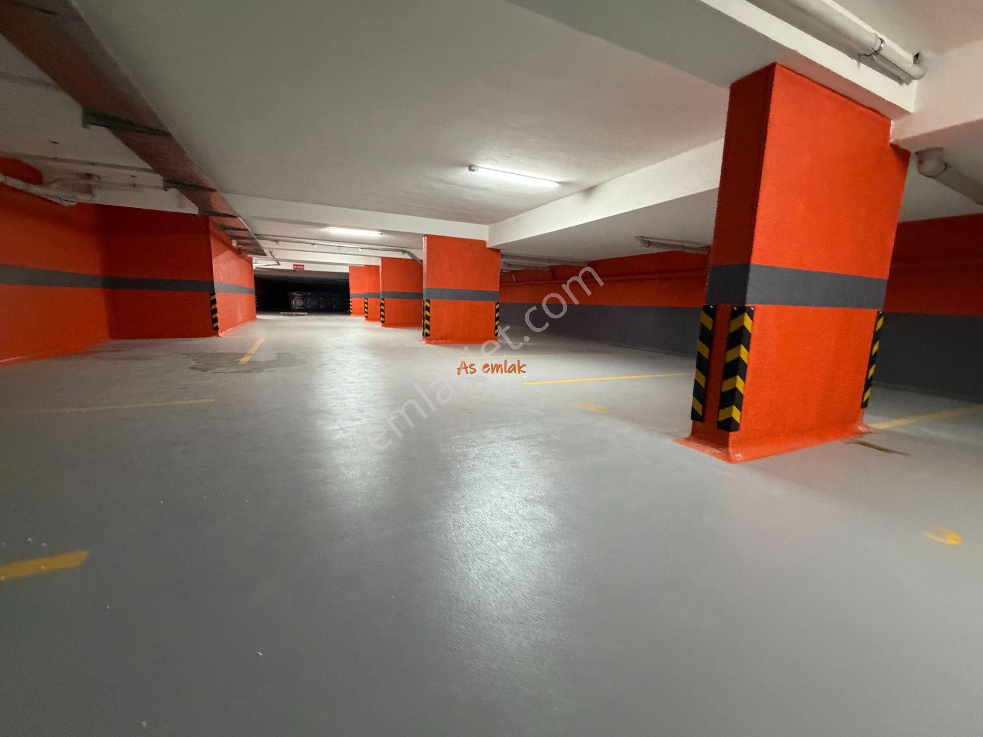 As Emlak Tan 1+1 Altunizade Ay Konakları Otoparklı Teraslı Giriş Daire - Görsel 32