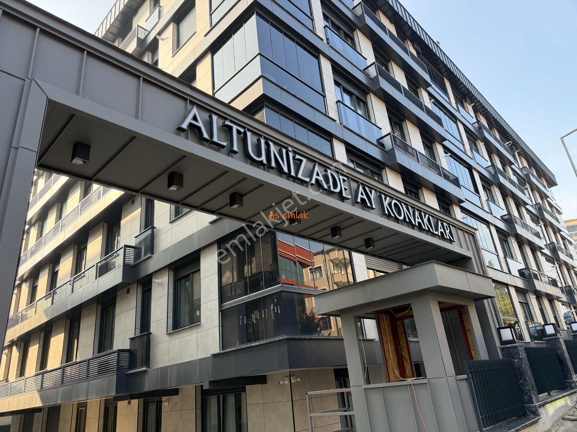 As Emlak Tan 1+1 Altunizade Ay Konakları Otoparklı Teraslı Giriş Daire