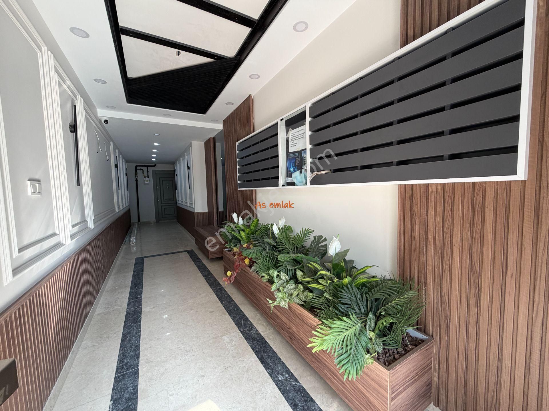 As Emlak Tan 1+1 Altunizade Ay Konakları Otoparklı Teraslı Giriş Daire - Görsel 3