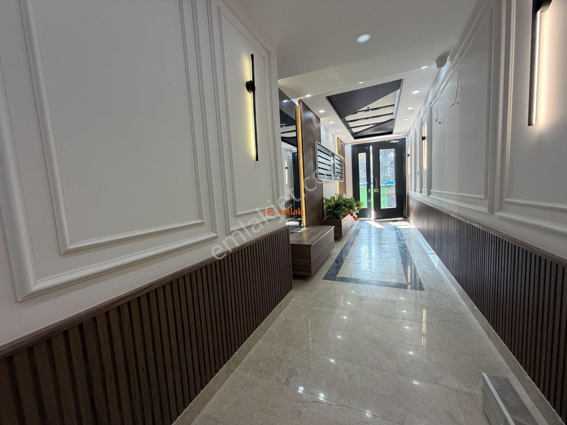 As Emlak Tan 1+1 Altunizade Ay Konakları Otoparklı Teraslı Giriş Daire - Görsel 4