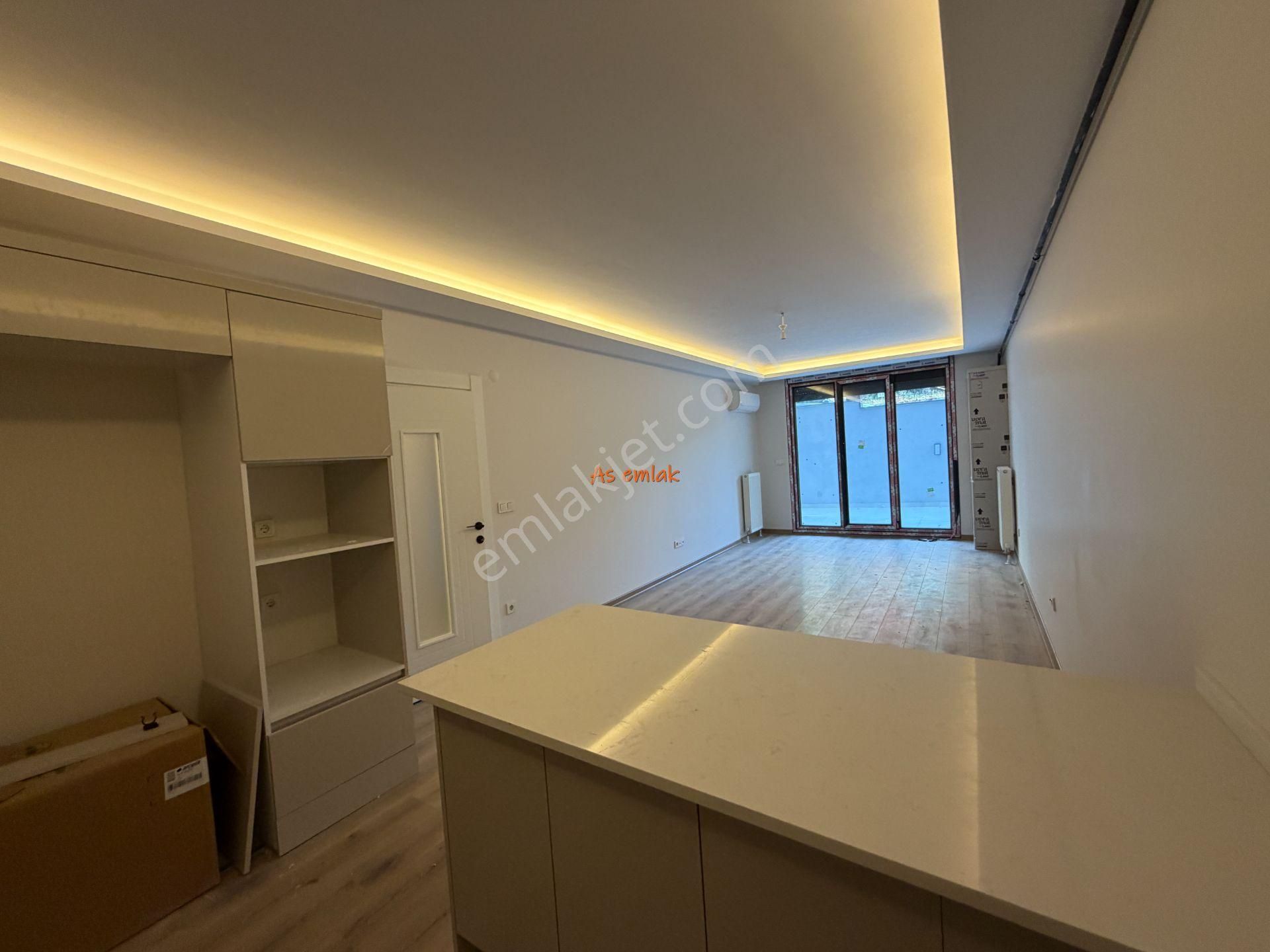 As Emlak Tan 1+1 Altunizade Ay Konakları Otoparklı Teraslı Giriş Daire - Görsel 11