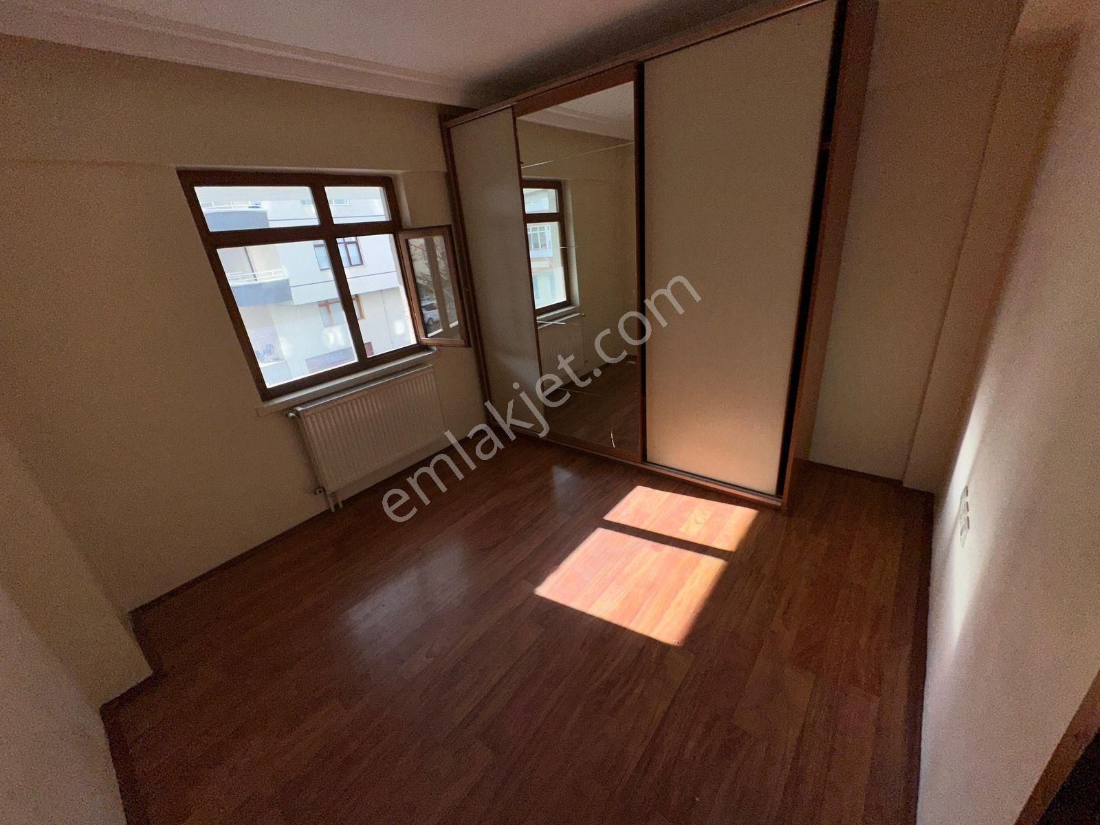 Fatih Mahallesinde 1. Kat Konumunda ! 3+1 İskanlı Fırsat Daire - Görsel 5