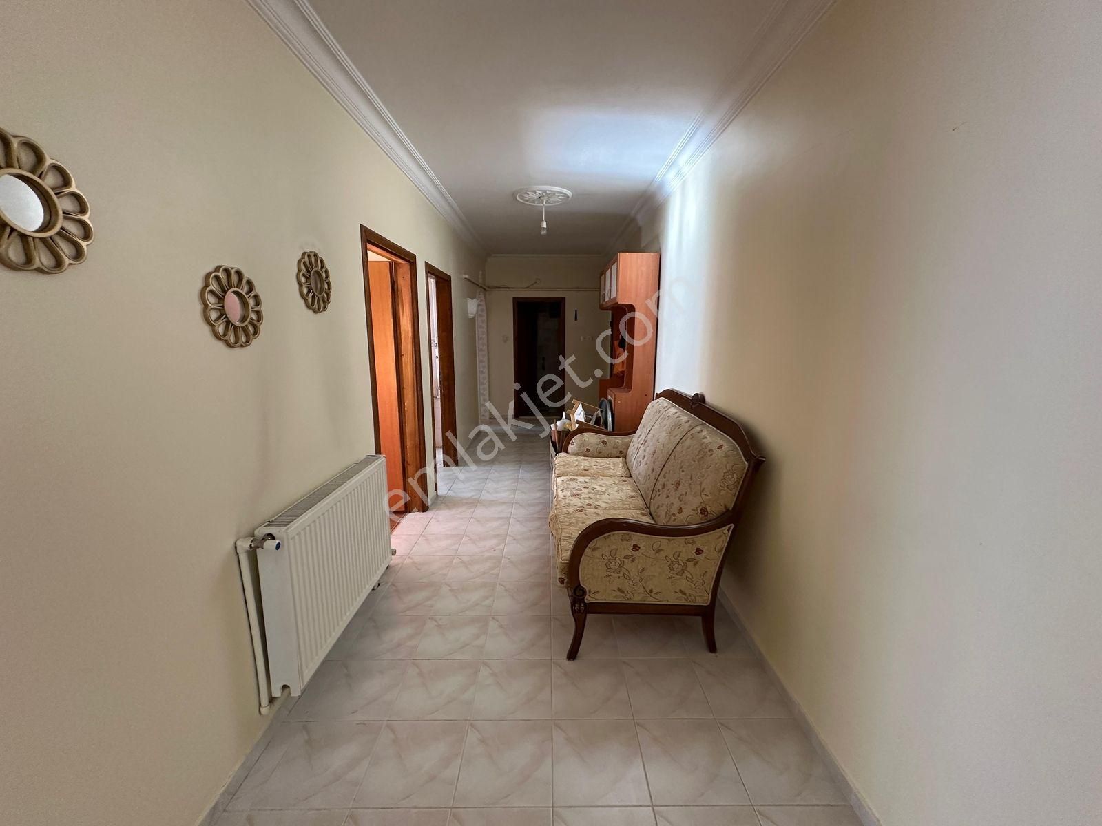 Fatih Mahallesinde 1. Kat Konumunda ! 3+1 İskanlı Fırsat Daire - Görsel 12