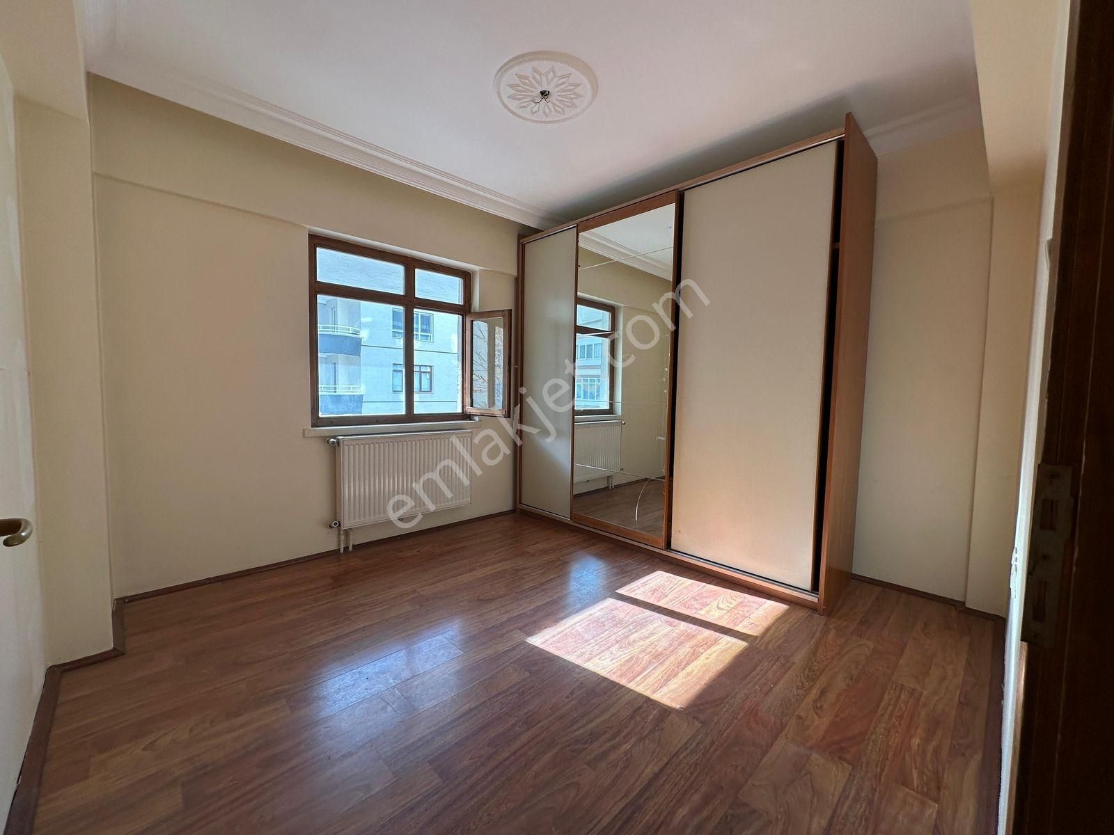 Fatih Mahallesinde 1. Kat Konumunda ! 3+1 İskanlı Fırsat Daire - Görsel 7