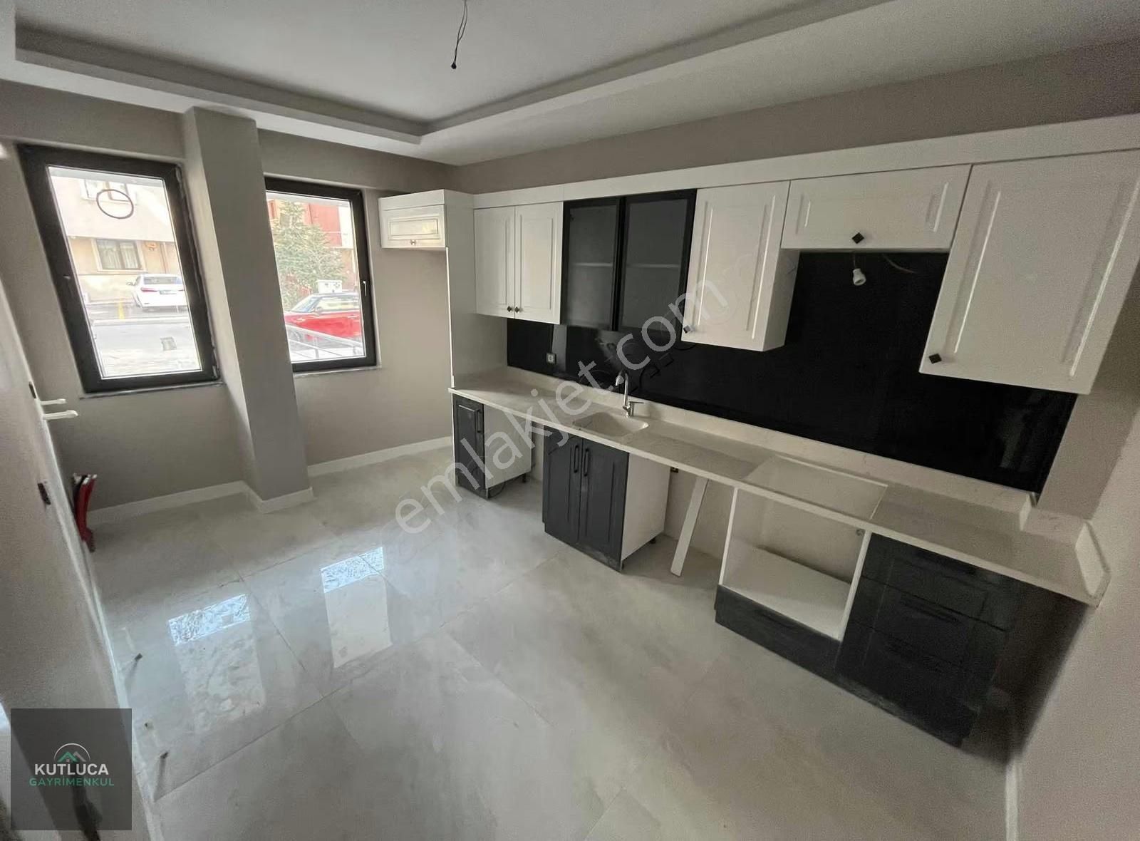 2+1 Cadde Üzeri Sağlık Ocağı Okul Ve Market Yakını Sıfır İskanlı - Görsel 2