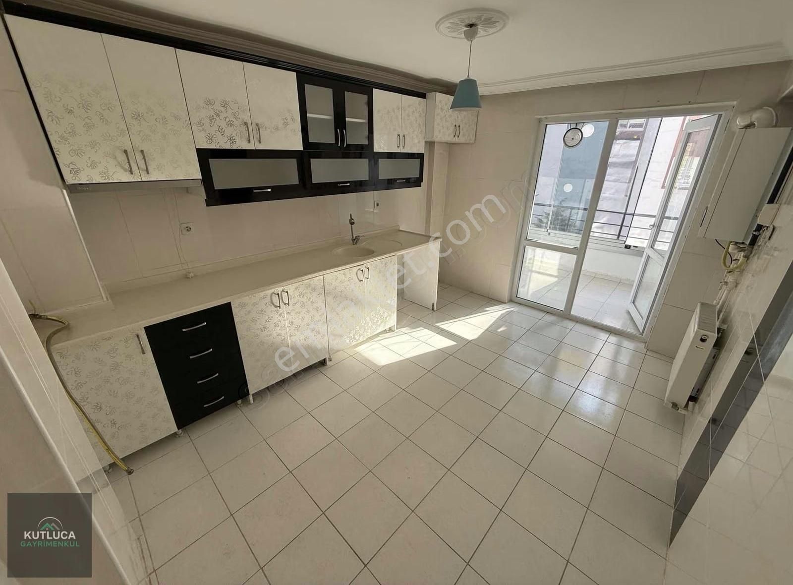 3+1 Okul Ve Market Yakını Masrafsız Ara Kat Asansörlü Kök Tapu!!