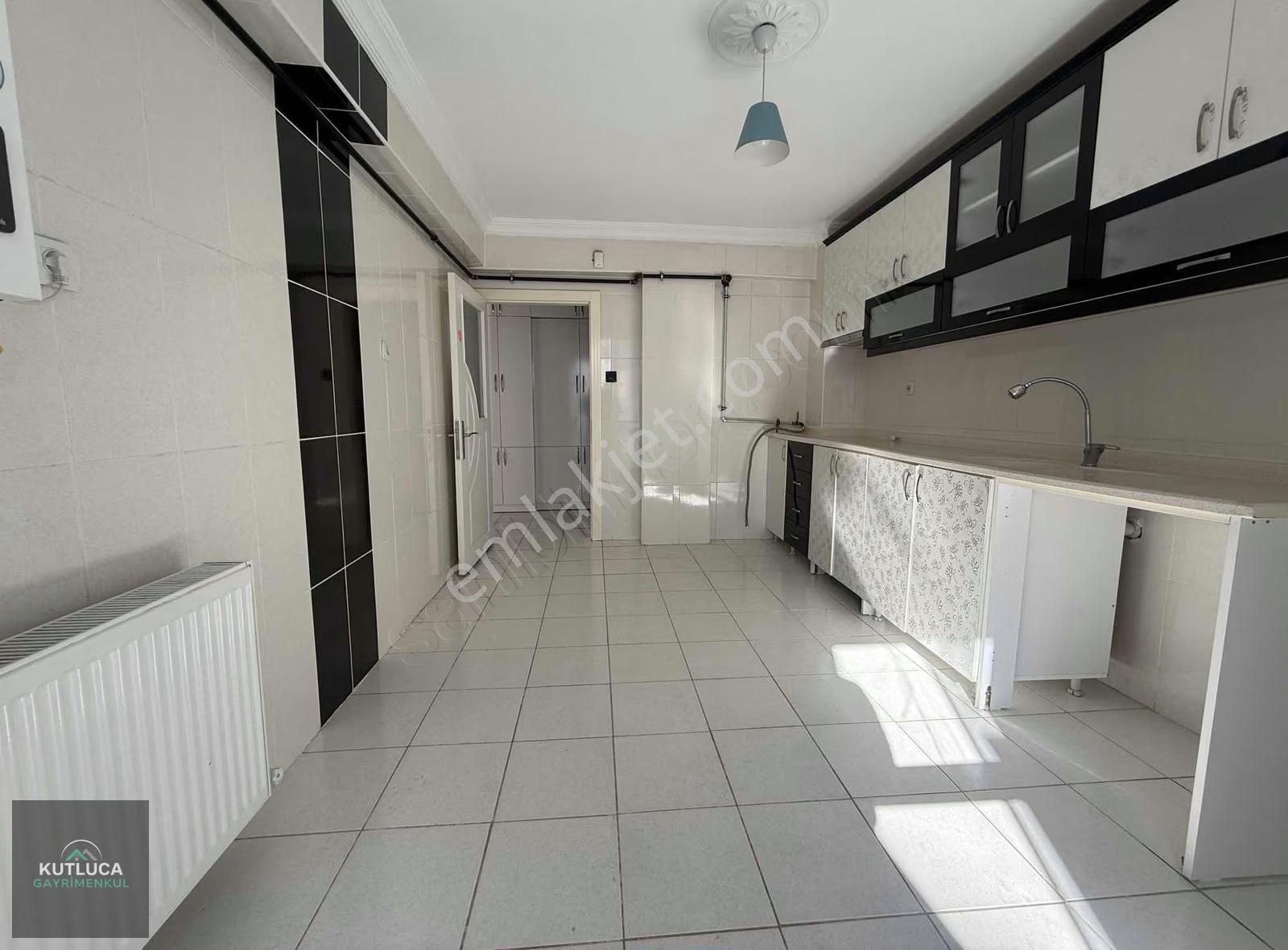 3+1 Okul Ve Market Yakını Masrafsız Ara Kat Asansörlü Kök Tapu!! - Görsel 16