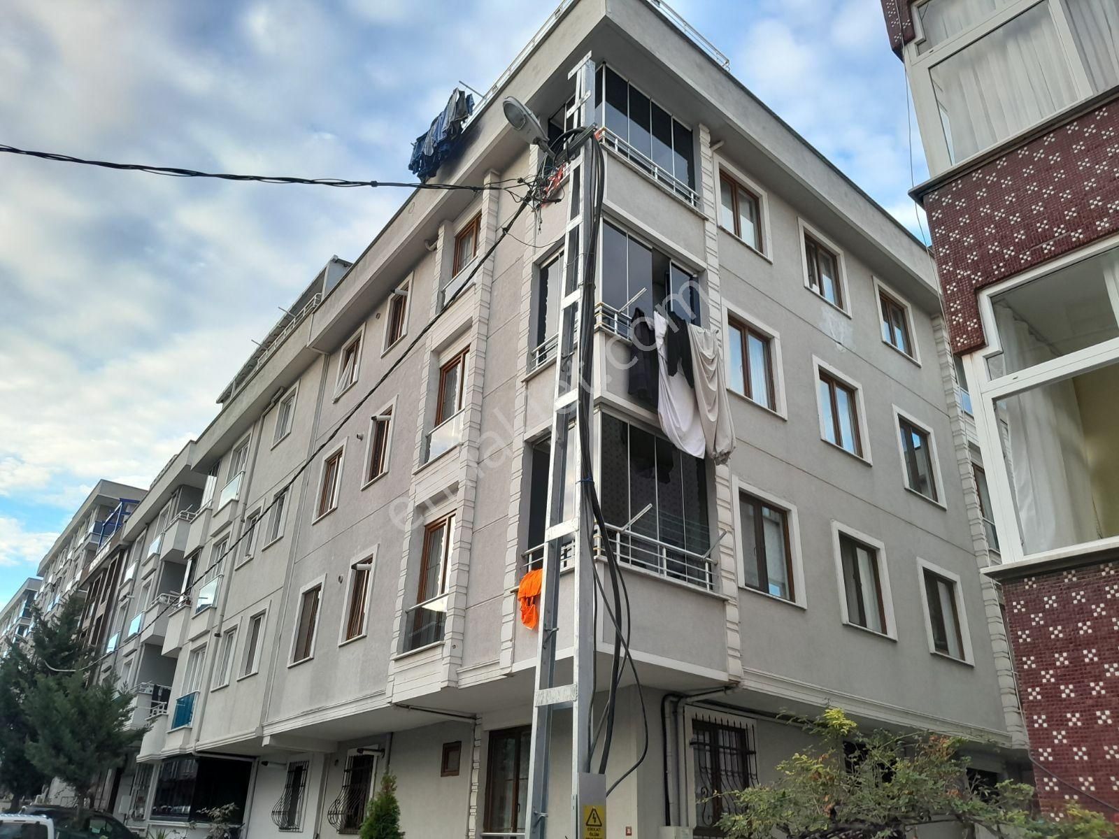 Uğur Çevik'ten Satılık 3+1 130m2 Üstdubleks İskanlı Metro 1dk - Görsel 4