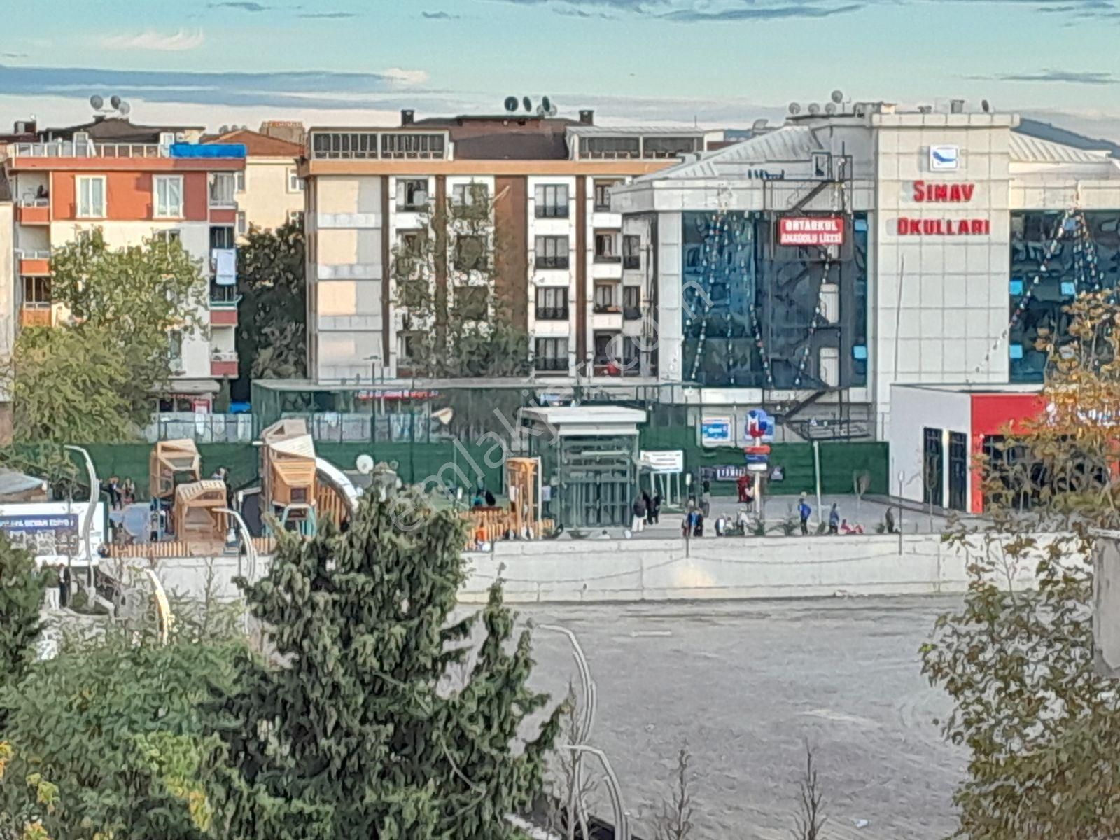 Uğur Çevik'ten Satılık 3+1 130m2 Üstdubleks İskanlı Metro 1dk - Görsel 2