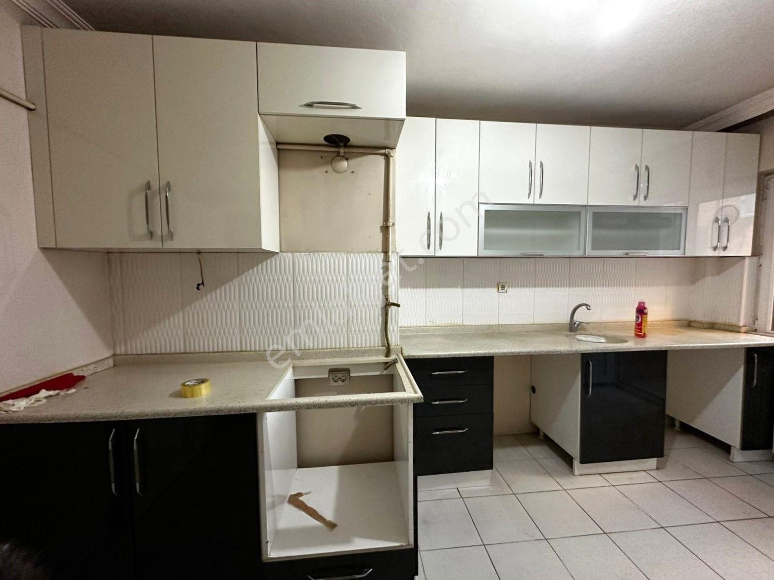 Recep Ümit Emlak'tan Gazi Yakup Satar Caddesi Yakınında Ferah Ara Kat Kiralık 3+1 Daire - Görsel 9