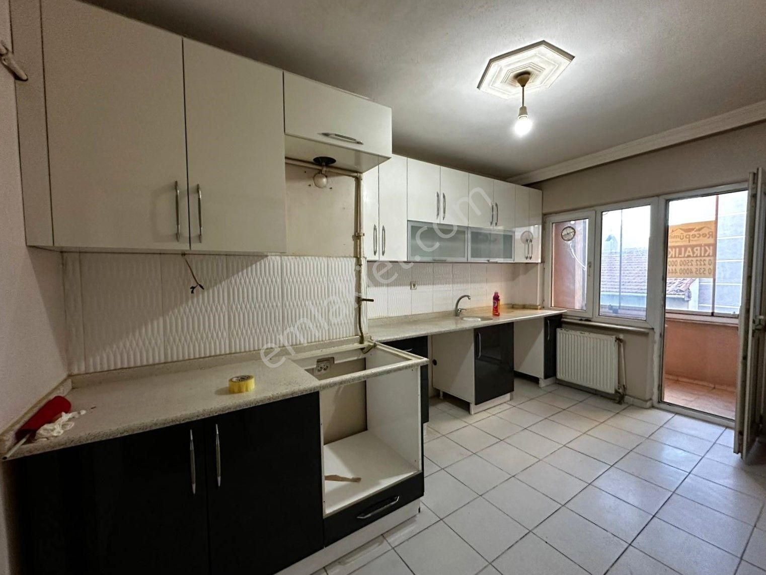 Recep Ümit Emlak'tan Gazi Yakup Satar Caddesi Yakınında Ferah Ara Kat Kiralık 3+1 Daire - Görsel 10