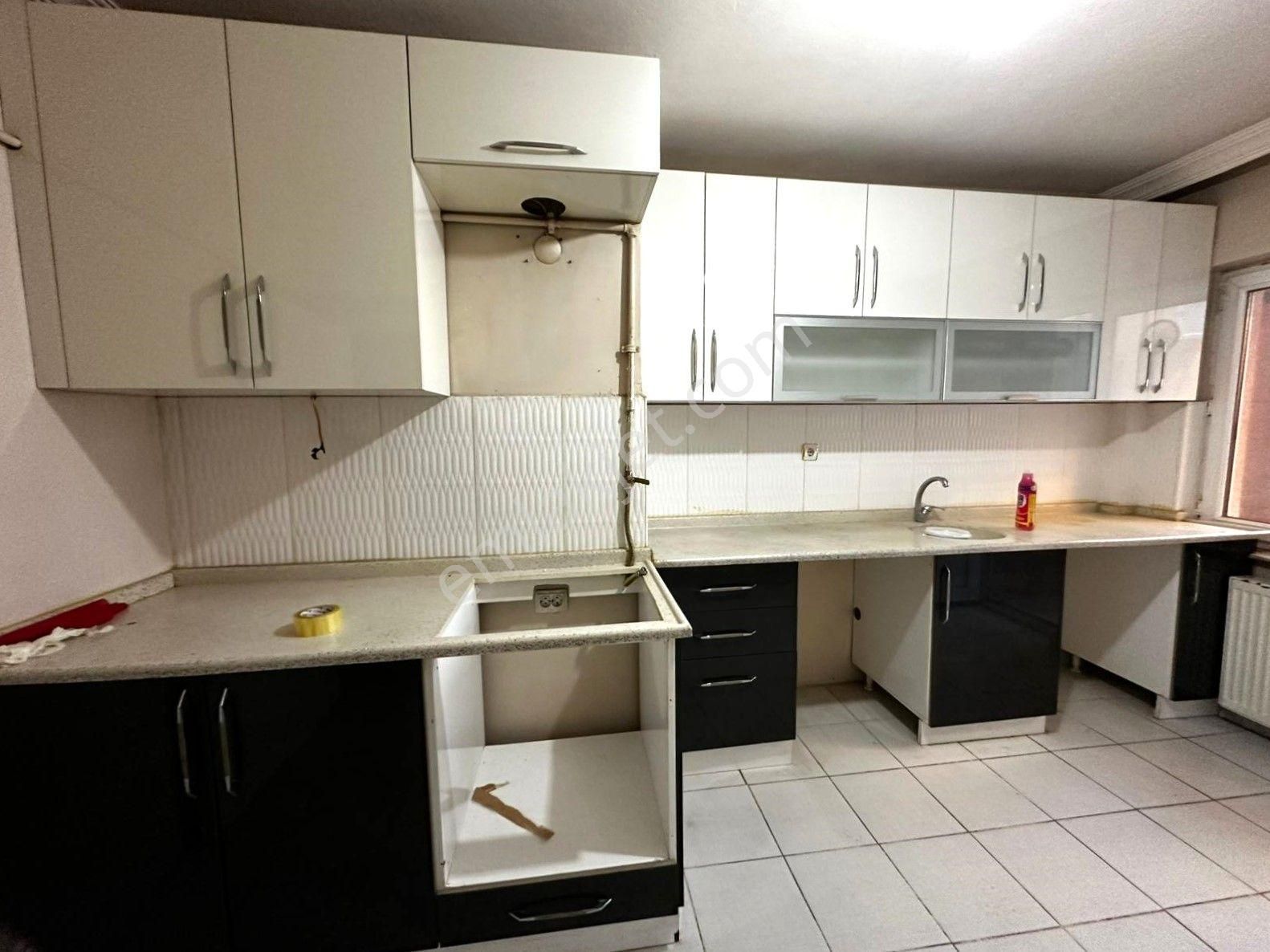 Recep Ümit Emlak'tan Gazi Yakup Satar Caddesi Yakınında Ferah Ara Kat Kiralık 3+1 Daire - Görsel 8