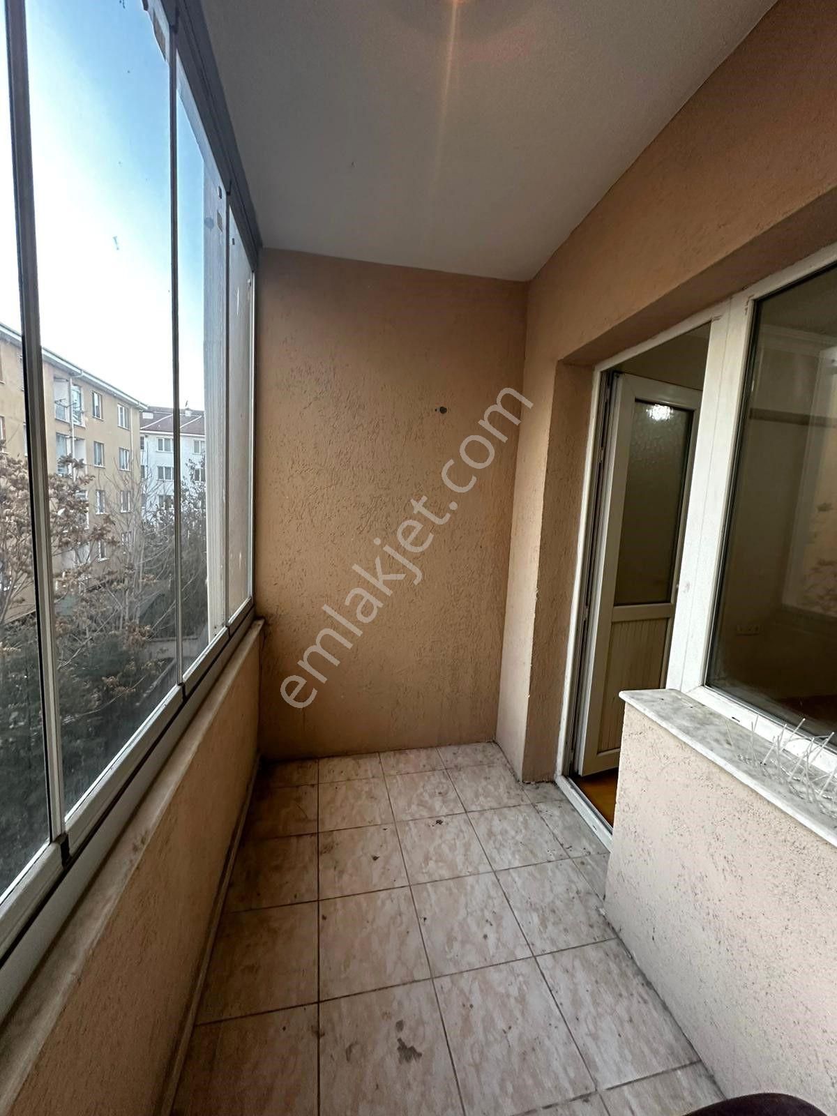 Recep Ümit Emlak'tan Gazi Yakup Satar Caddesi Yakınında Ferah Ara Kat Kiralık 3+1 Daire - Görsel 15