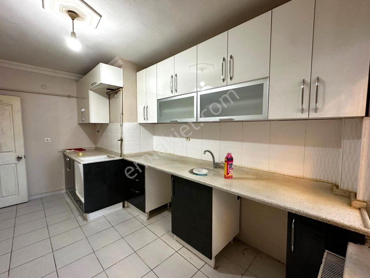 Recep Ümit Emlak'tan Gazi Yakup Satar Caddesi Yakınında Ferah Ara Kat Kiralık 3+1 Daire - Görsel 6