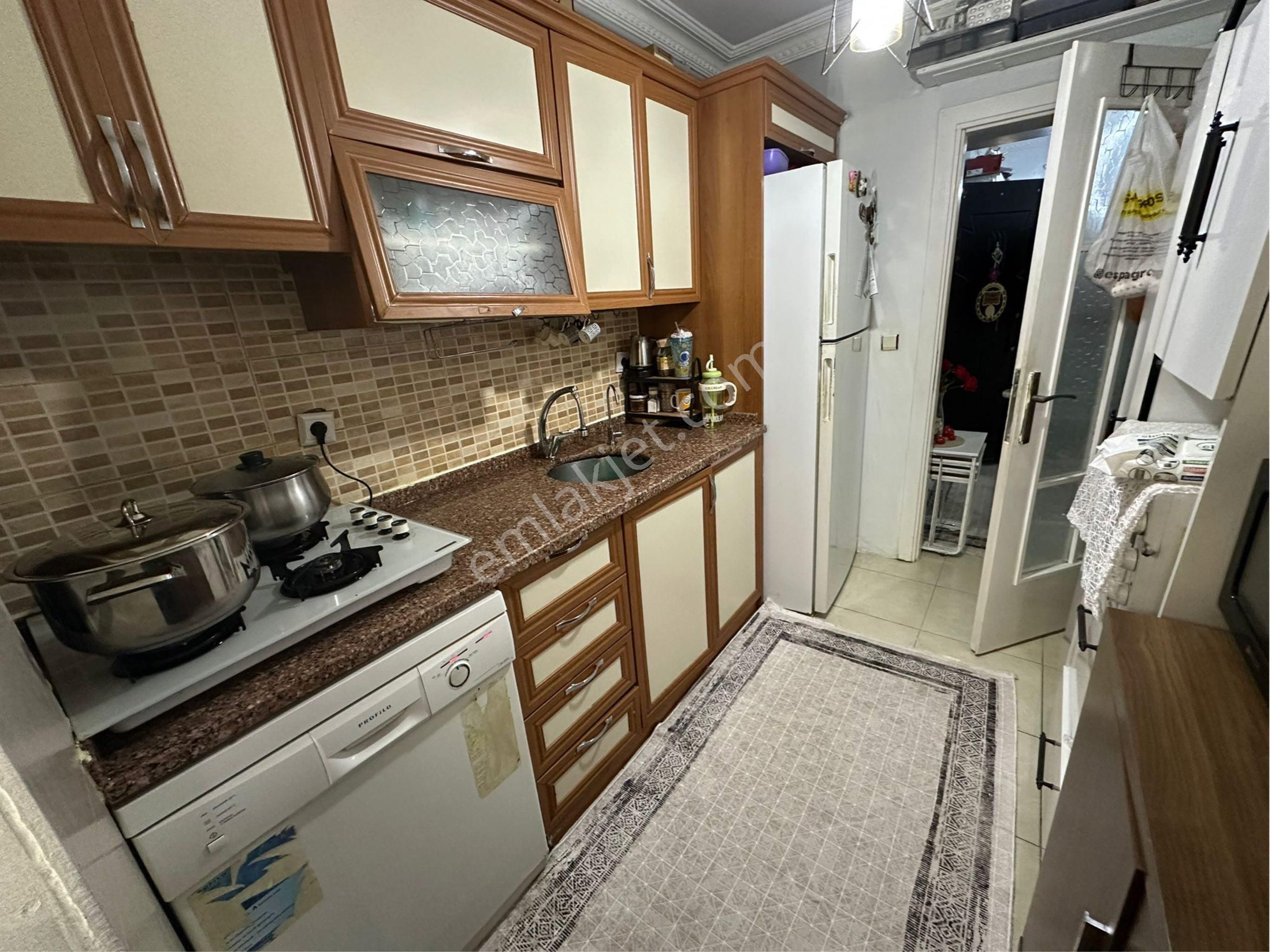 Avcılar Cihangirde 2+1 Bahçe Katı 12 Yaşında Metrobüs Sokağında - Görsel 2