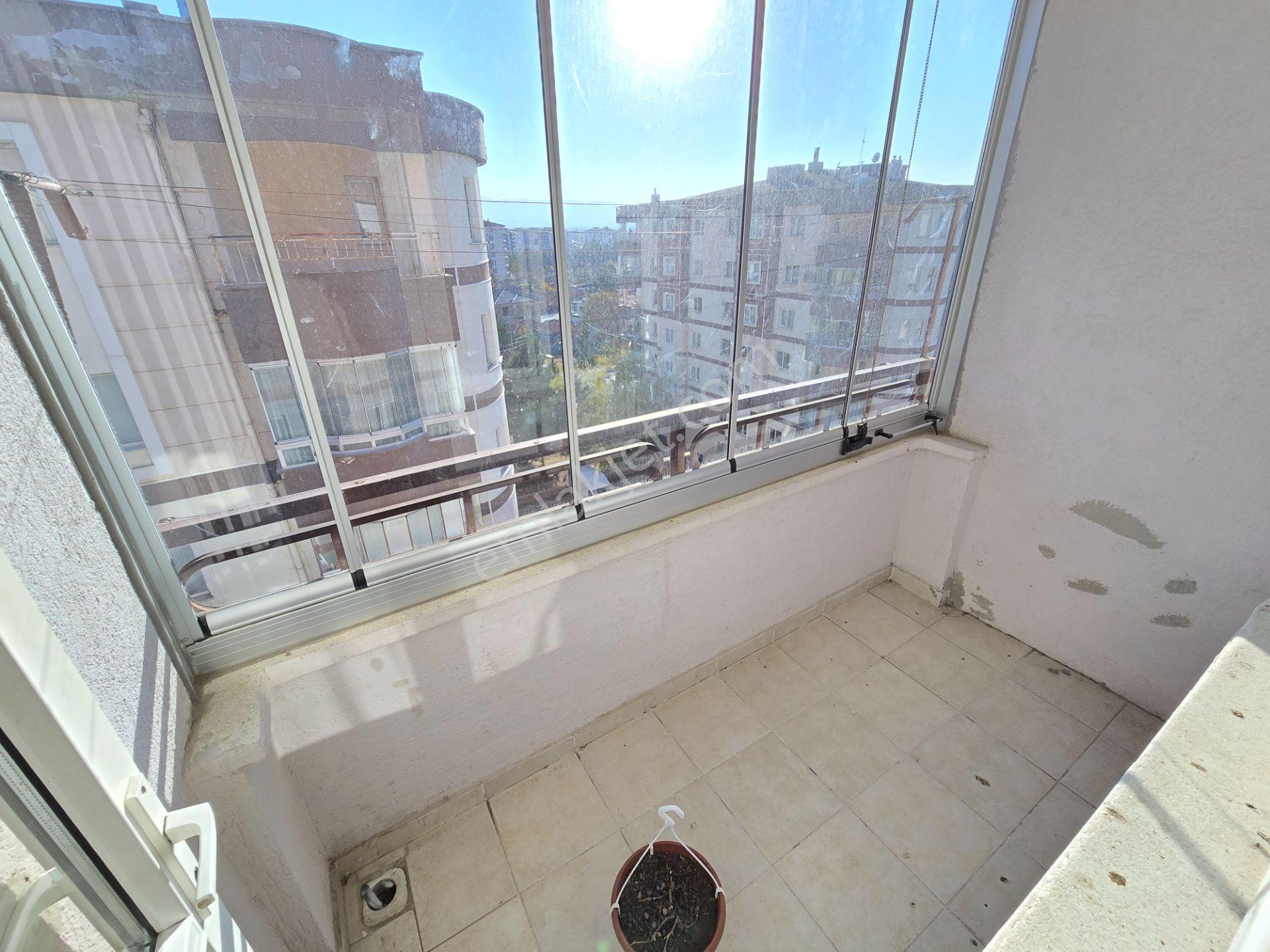 Üçgöz Kavşağı Bim Üstü 3+1 Güney Batı Cepheli İçi Full Yapılı Satılık Daire - Görsel 13