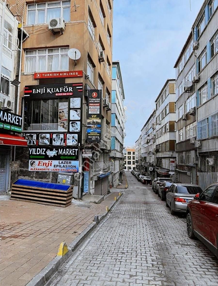 Yusufpaşa Caddesine Çok Yakın 50 M2 Satılık Dükkan Krediye Uygun