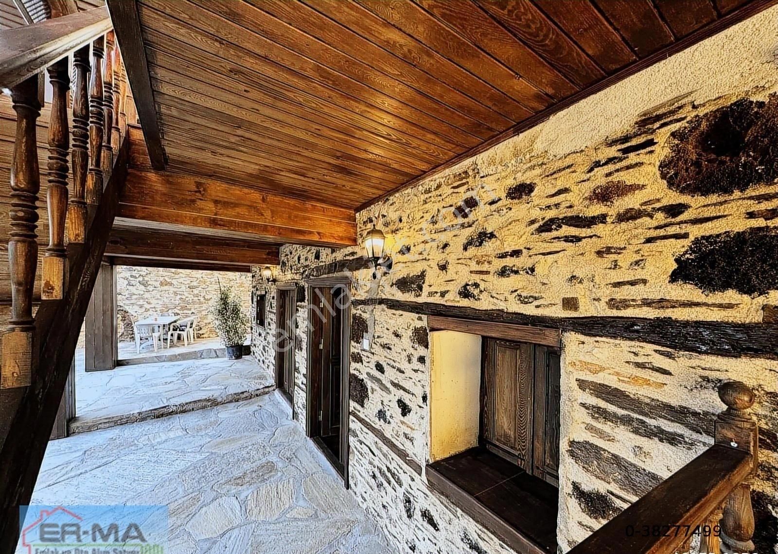 Kula'da Yeni Restore Edilmiş 280 M2 Arsa Üstünde Tarihi Konak - Görsel 9