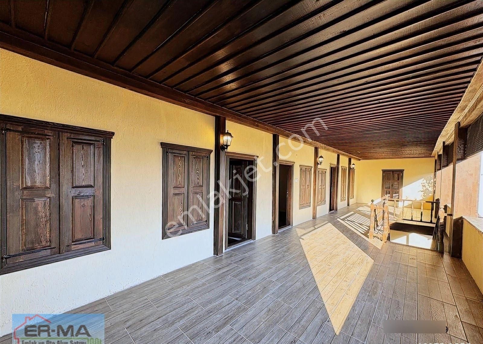 Kula'da Yeni Restore Edilmiş 280 M2 Arsa Üstünde Tarihi Konak - Görsel 34