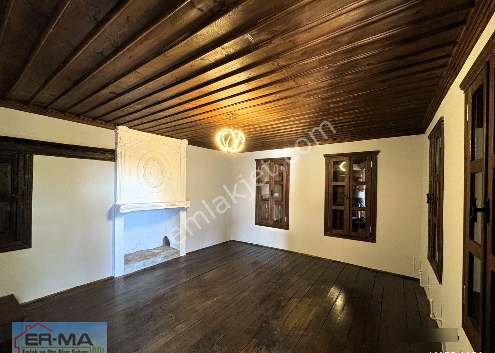 Kula'da Yeni Restore Edilmiş 280 M2 Arsa Üstünde Tarihi Konak - Görsel 31