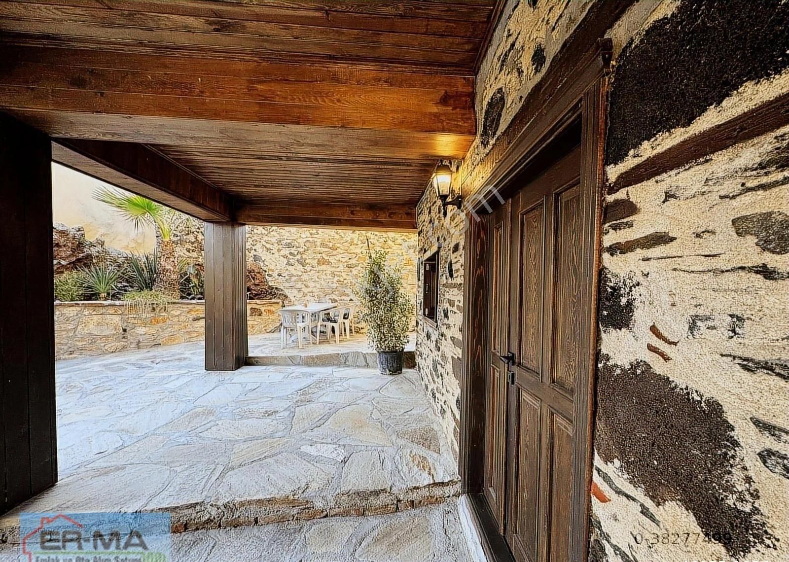 Kula'da Yeni Restore Edilmiş 280 M2 Arsa Üstünde Tarihi Konak - Görsel 13