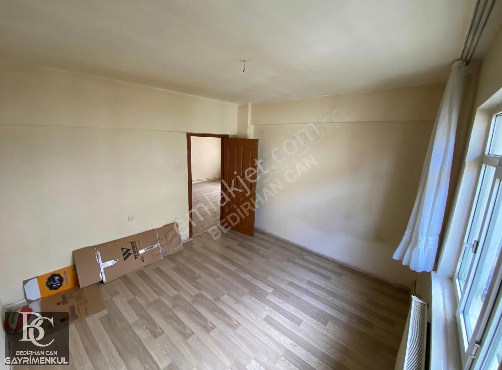 Bedirhan'dan Üst Kat Cadde Yakını Okul Dipinde Merkezi Yerleşim - Görsel 11