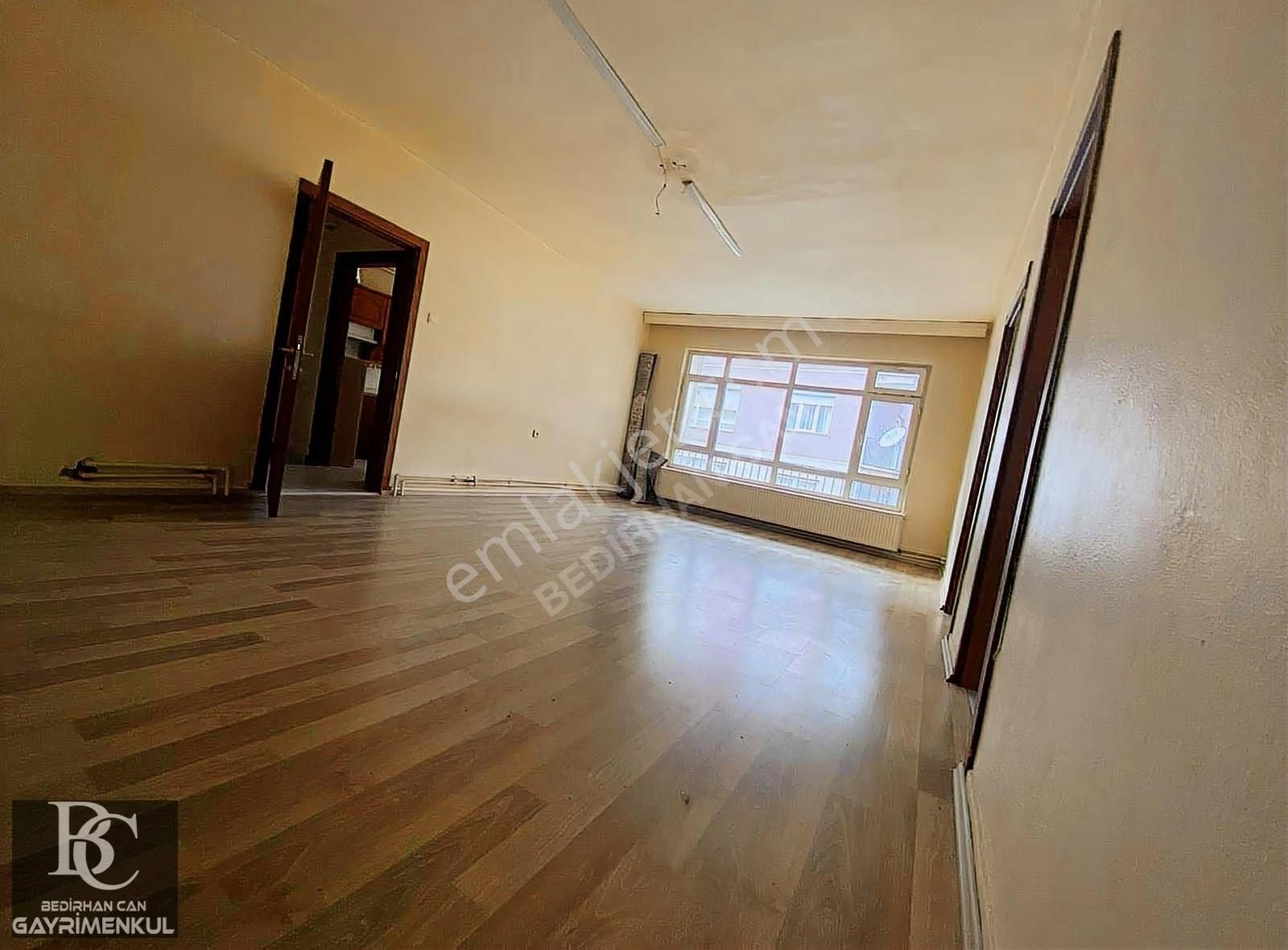 Bedirhan'dan Üst Kat Cadde Yakını Okul Dipinde Merkezi Yerleşim - Görsel 6