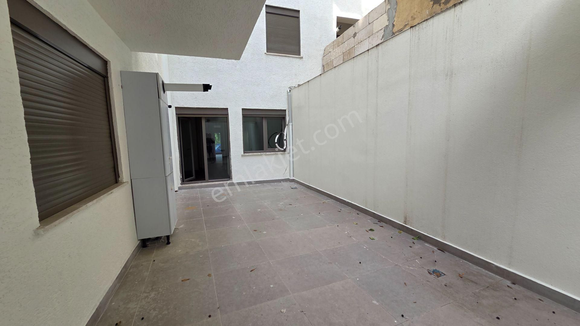 Selimiye & Karlık Bayırı Sokak’ta, Deniz Manzaralı Yüksek Giriş 2+1 - Görsel 13