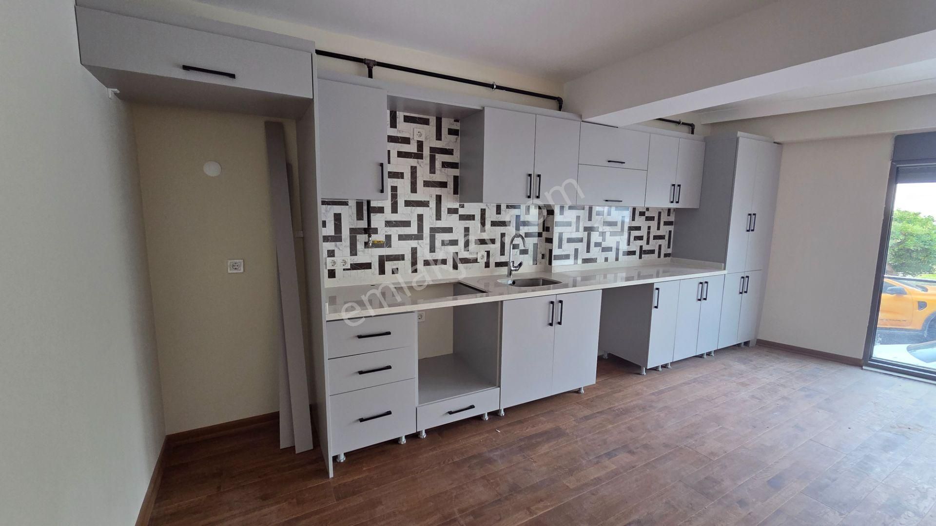 Selimiye & Karlık Bayırı Sokak’ta, Deniz Manzaralı Yüksek Giriş 2+1 - Görsel 4