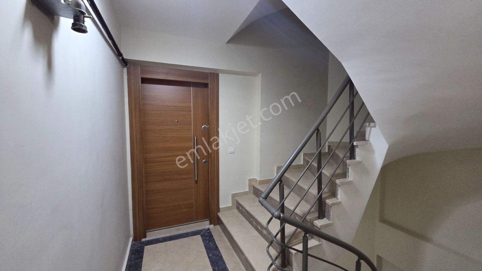 Selimiye & Karlık Bayırı Sokak’ta, Deniz Manzaralı Yüksek Giriş 2+1 - Görsel 17