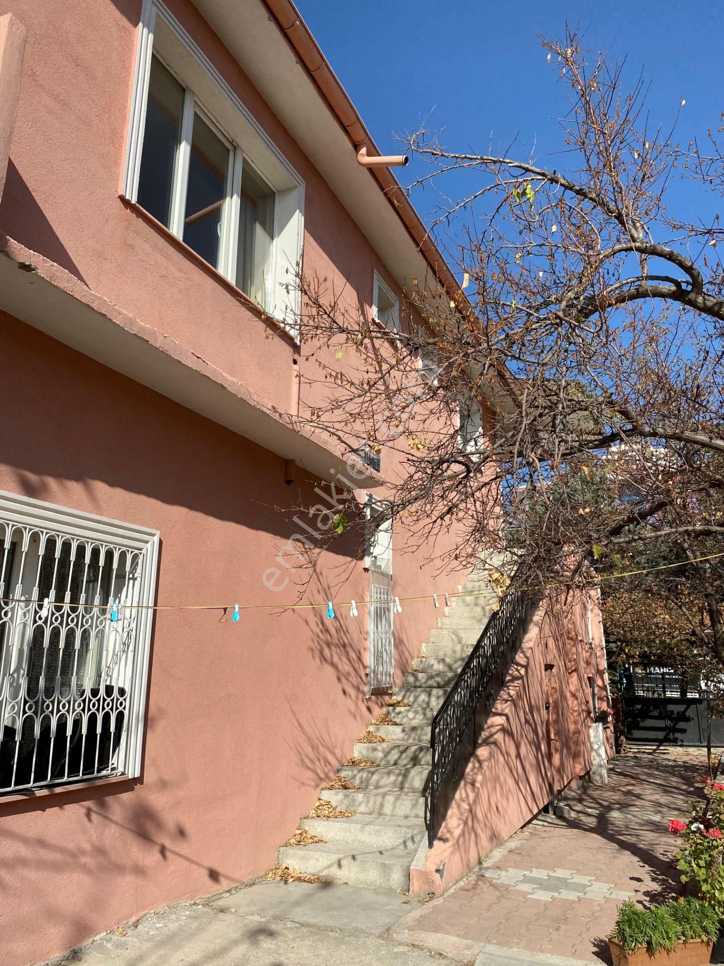 Ereğlinin Merkezinde 2 Katlı Müstakil Ev - Görsel 7