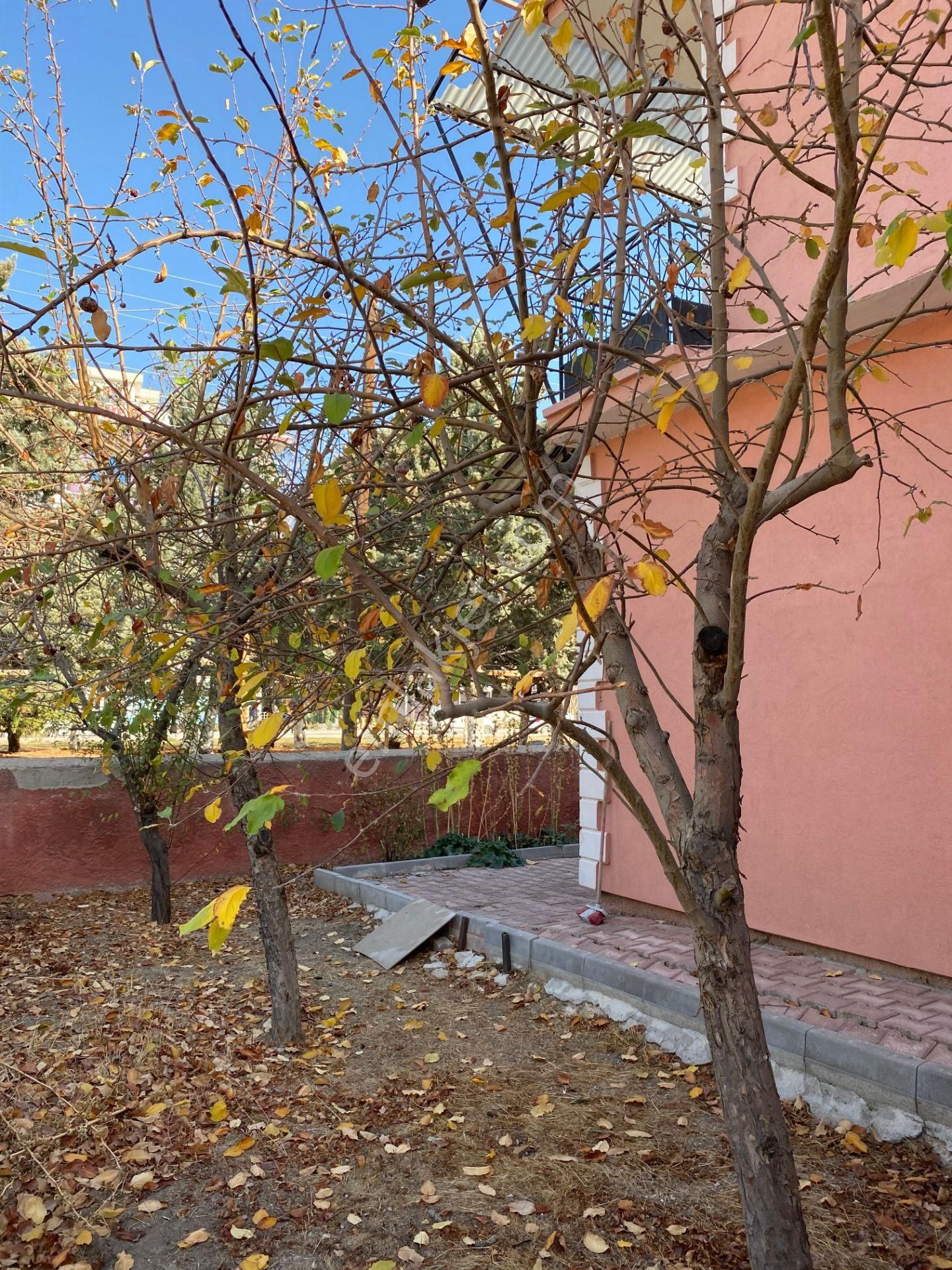 Ereğlinin Merkezinde 2 Katlı Müstakil Ev - Görsel 11