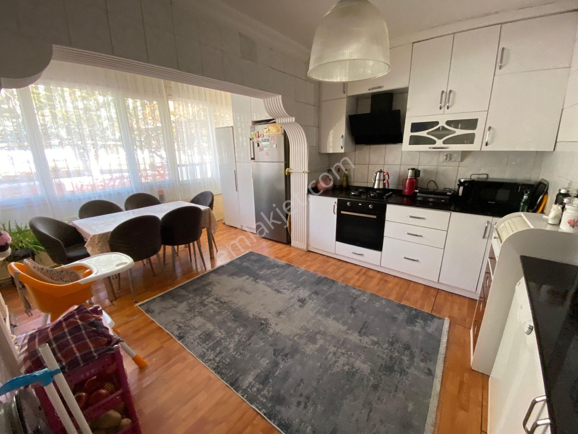 Ereğlinin Merkezinde 2 Katlı Müstakil Ev - Görsel 14