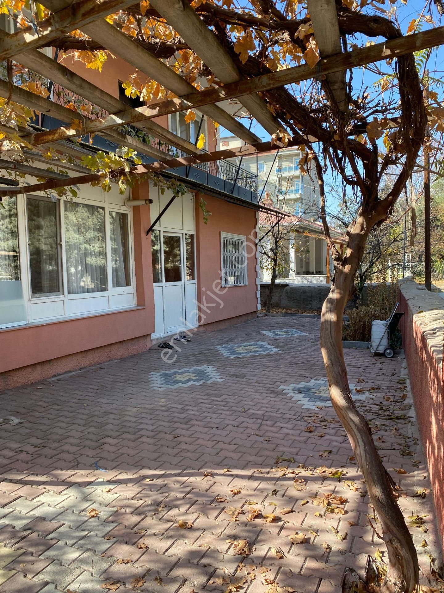 Ereğlinin Merkezinde 2 Katlı Müstakil Ev - Görsel 4