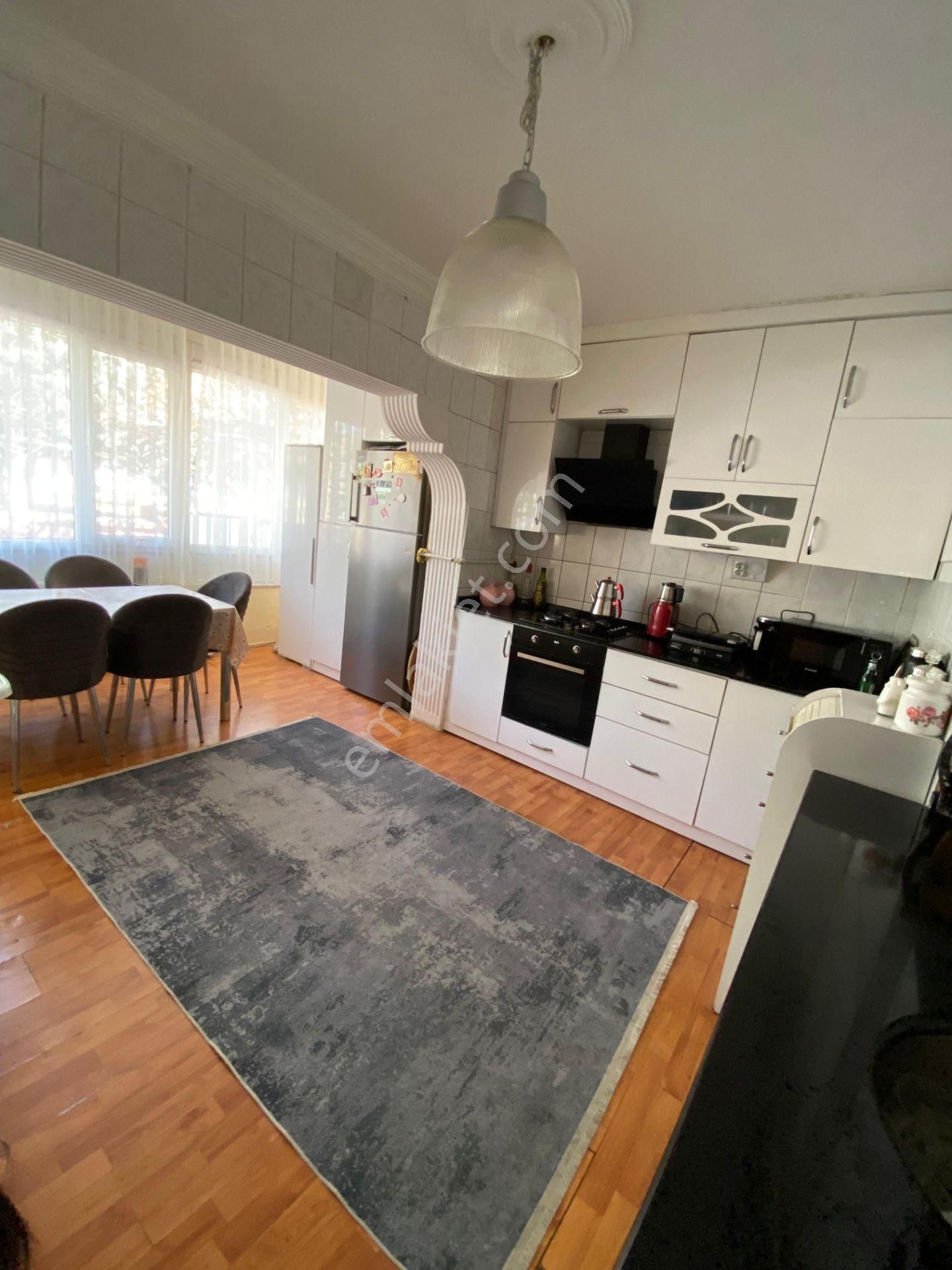 Ereğlinin Merkezinde 2 Katlı Müstakil Ev - Görsel 15