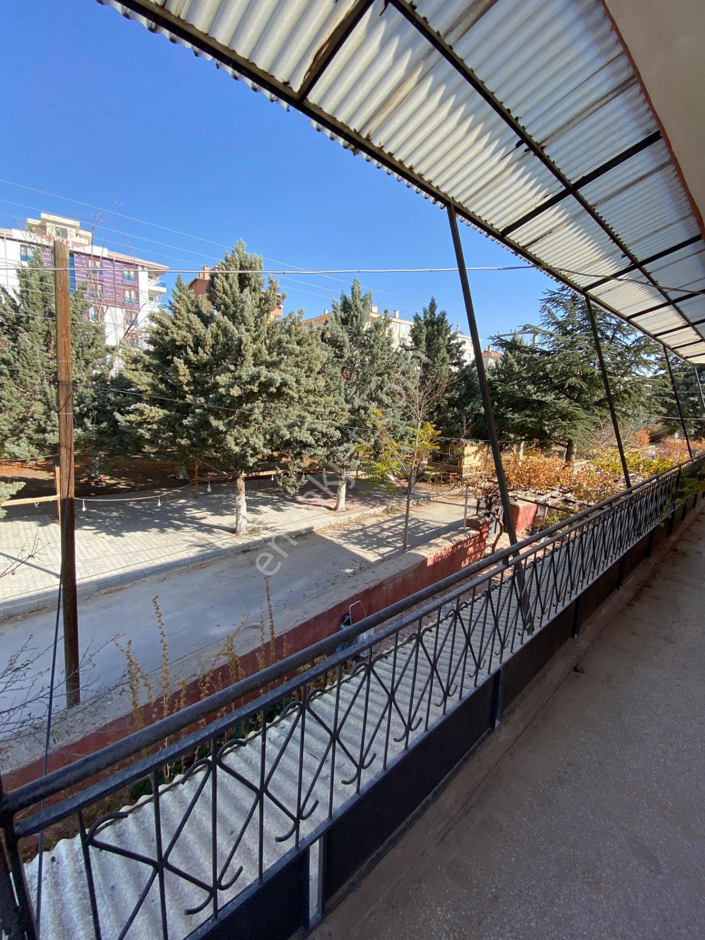 Ereğlinin Merkezinde 2 Katlı Müstakil Ev - Görsel 9