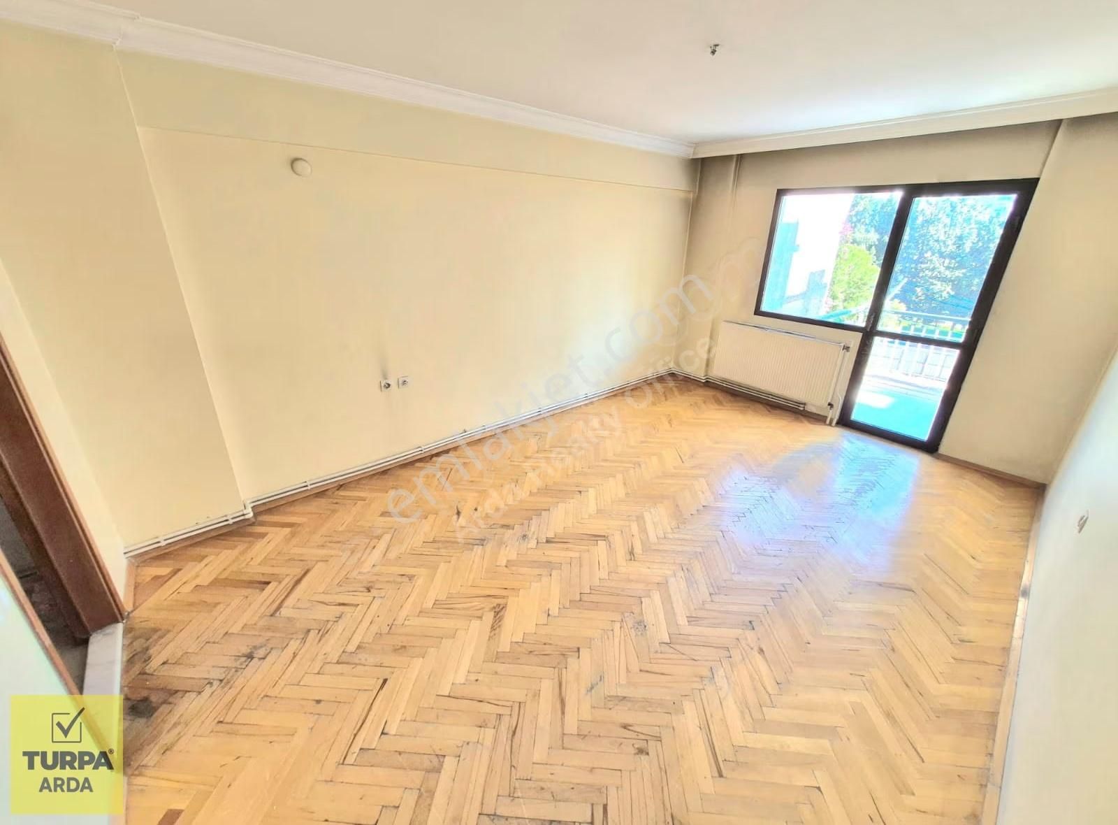 K.yaka Çarşı Yakını Asansörlü Otoparklı D.gazlı 3+1 150 M2 - Görsel 16