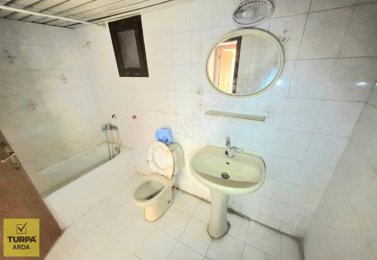 K.yaka Çarşı Yakını Asansörlü Otoparklı D.gazlı 3+1 150 M2 - Görsel 17