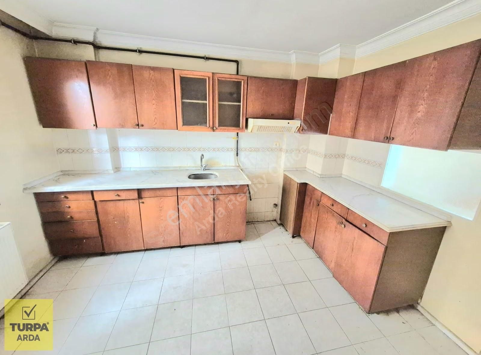 K.yaka Çarşı Yakını Asansörlü Otoparklı D.gazlı 3+1 150 M2 - Görsel 26