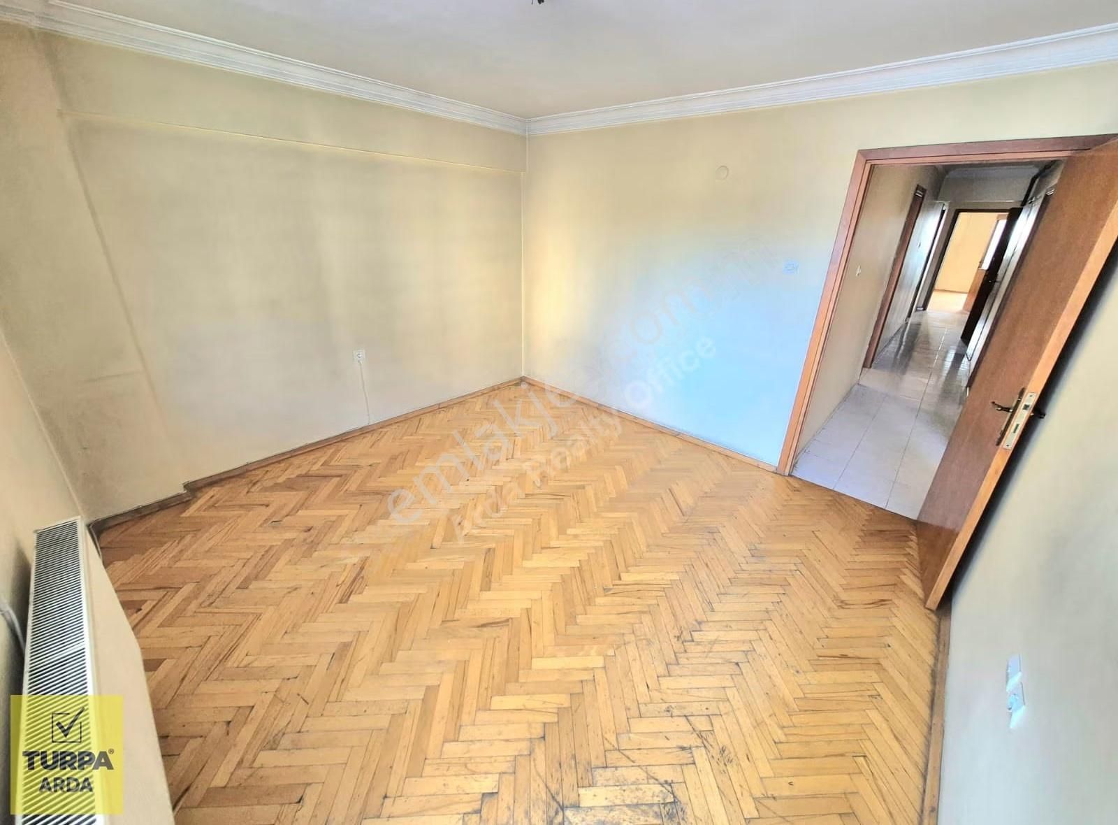 K.yaka Çarşı Yakını Asansörlü Otoparklı D.gazlı 3+1 150 M2 - Görsel 25