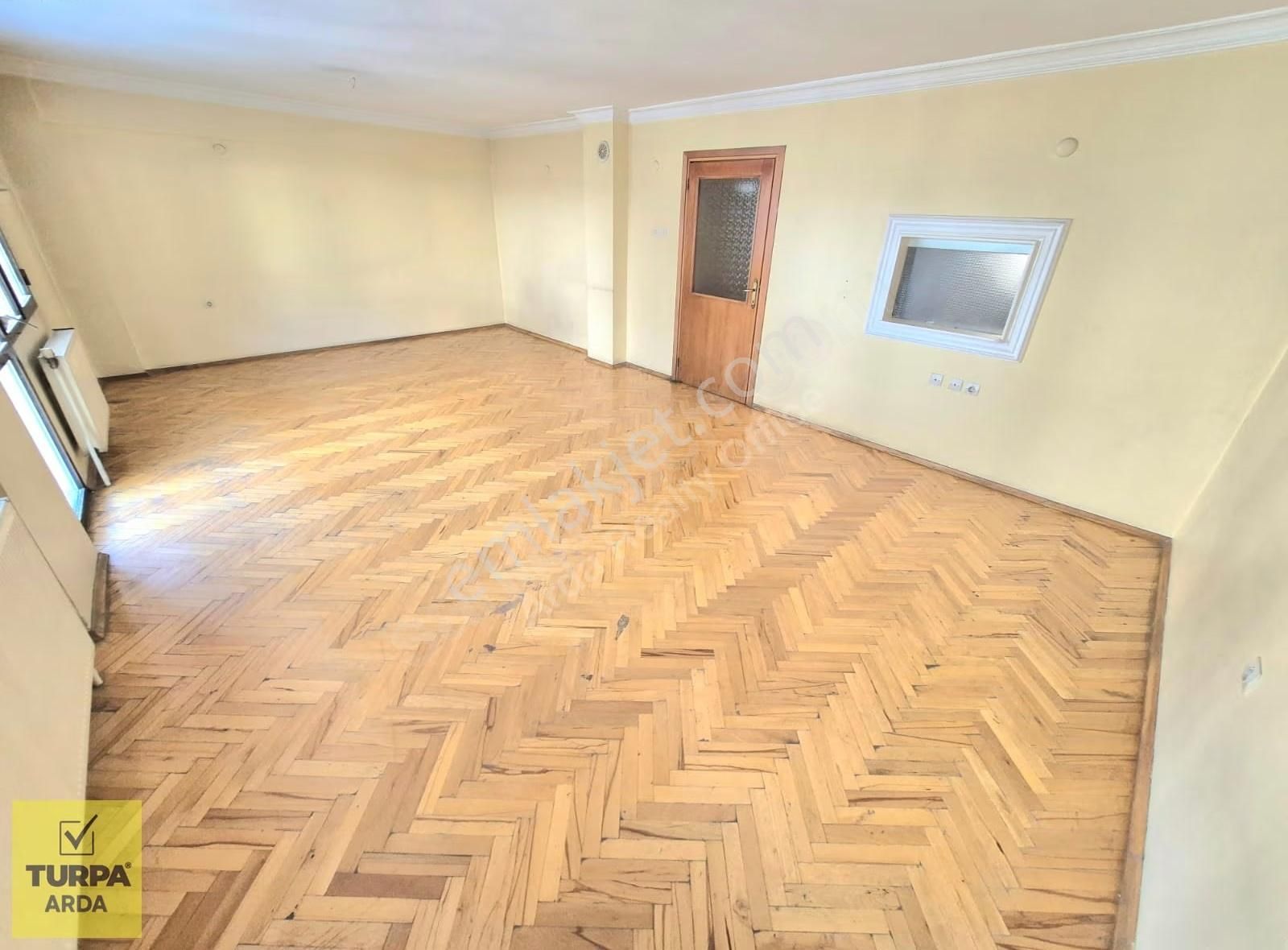K.yaka Çarşı Yakını Asansörlü Otoparklı D.gazlı 3+1 150 M2 - Görsel 21