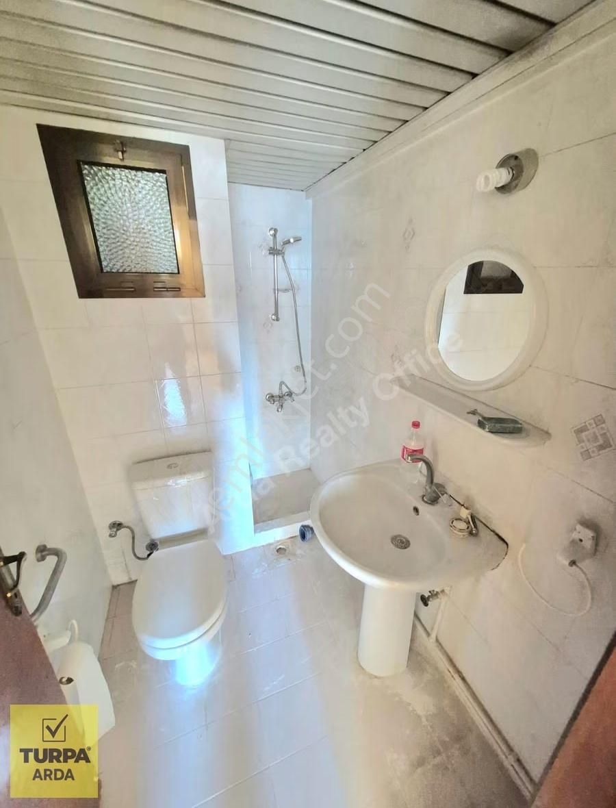 K.yaka Çarşı Yakını Asansörlü Otoparklı D.gazlı 3+1 150 M2 - Görsel 19