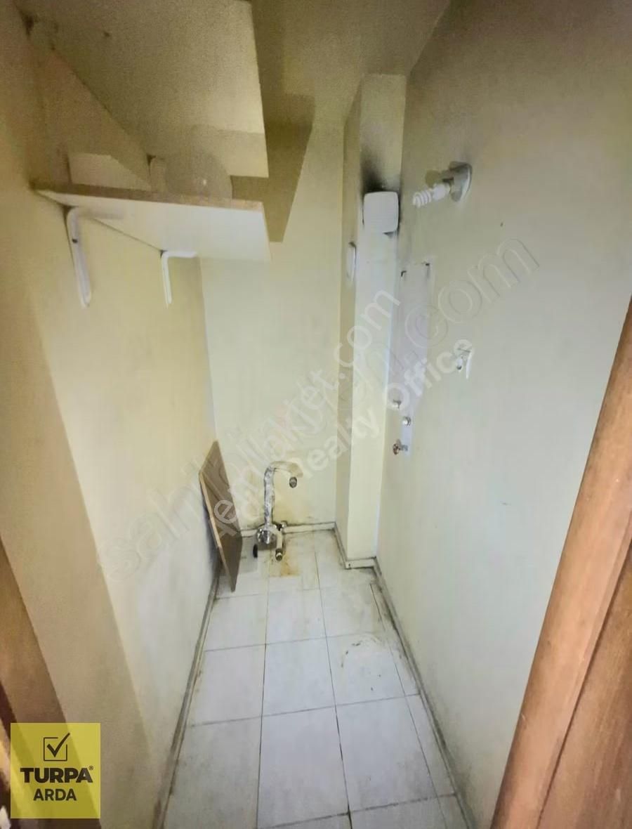 K.yaka Çarşı Yakını Asansörlü Otoparklı D.gazlı 3+1 150 M2 - Görsel 31