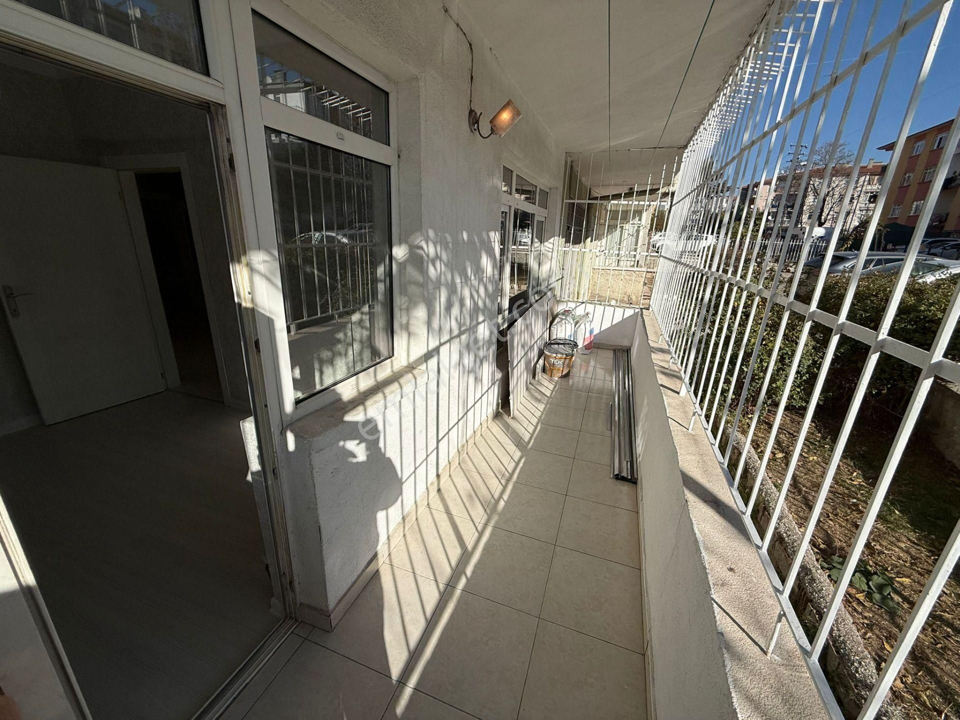 Bilgen Vatan'dan Tepebaşı'nda Cadde Yakını Megalüks Yapılı Giriş Kat Ön Cephe Satılık 3+1 Daire - Görsel 15