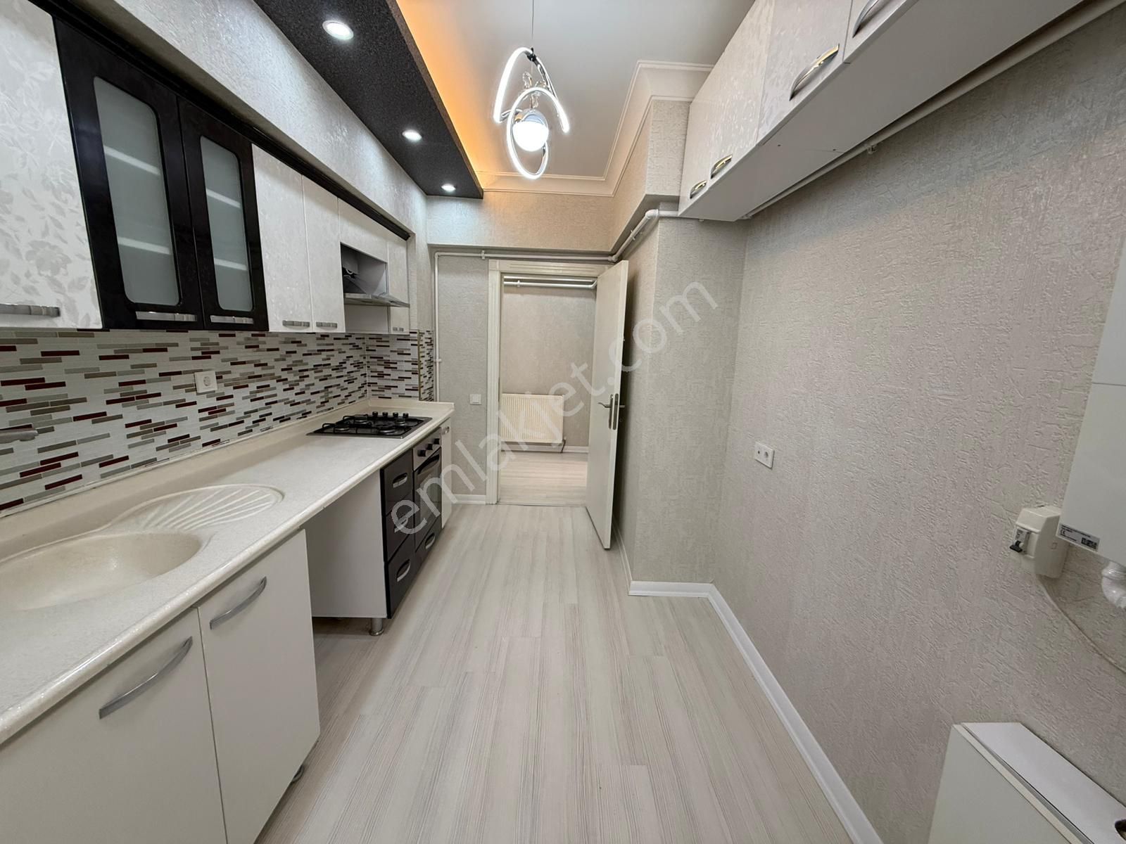 Bilgen Vatan'dan Tepebaşı'nda Cadde Yakını Megalüks Yapılı Giriş Kat Ön Cephe Satılık 3+1 Daire - Görsel 5