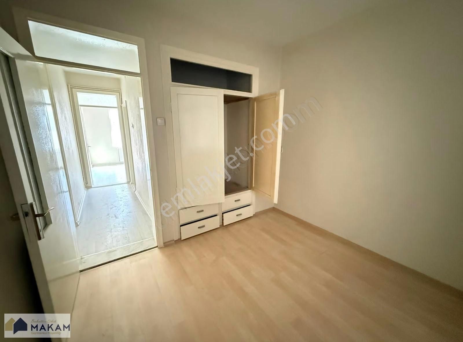 Yaka Caddesinde Yeni Bakım Yapılmış Satılık 2+1 Daire - Görsel 11