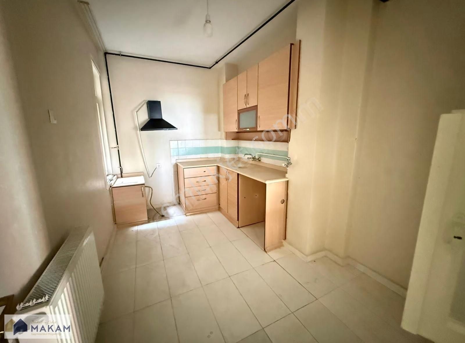 Yaka Caddesinde Yeni Bakım Yapılmış Satılık 2+1 Daire - Görsel 13