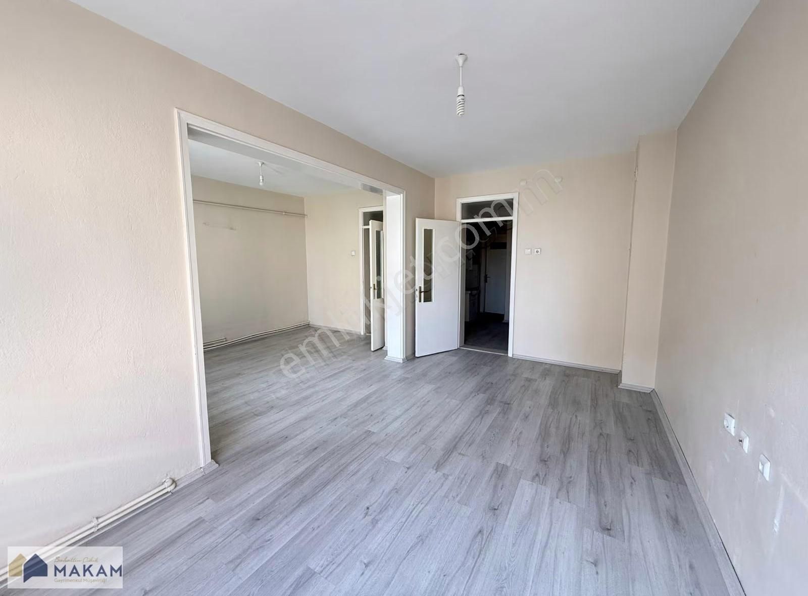 Yaka Caddesinde Yeni Bakım Yapılmış Satılık 2+1 Daire - Görsel 10
